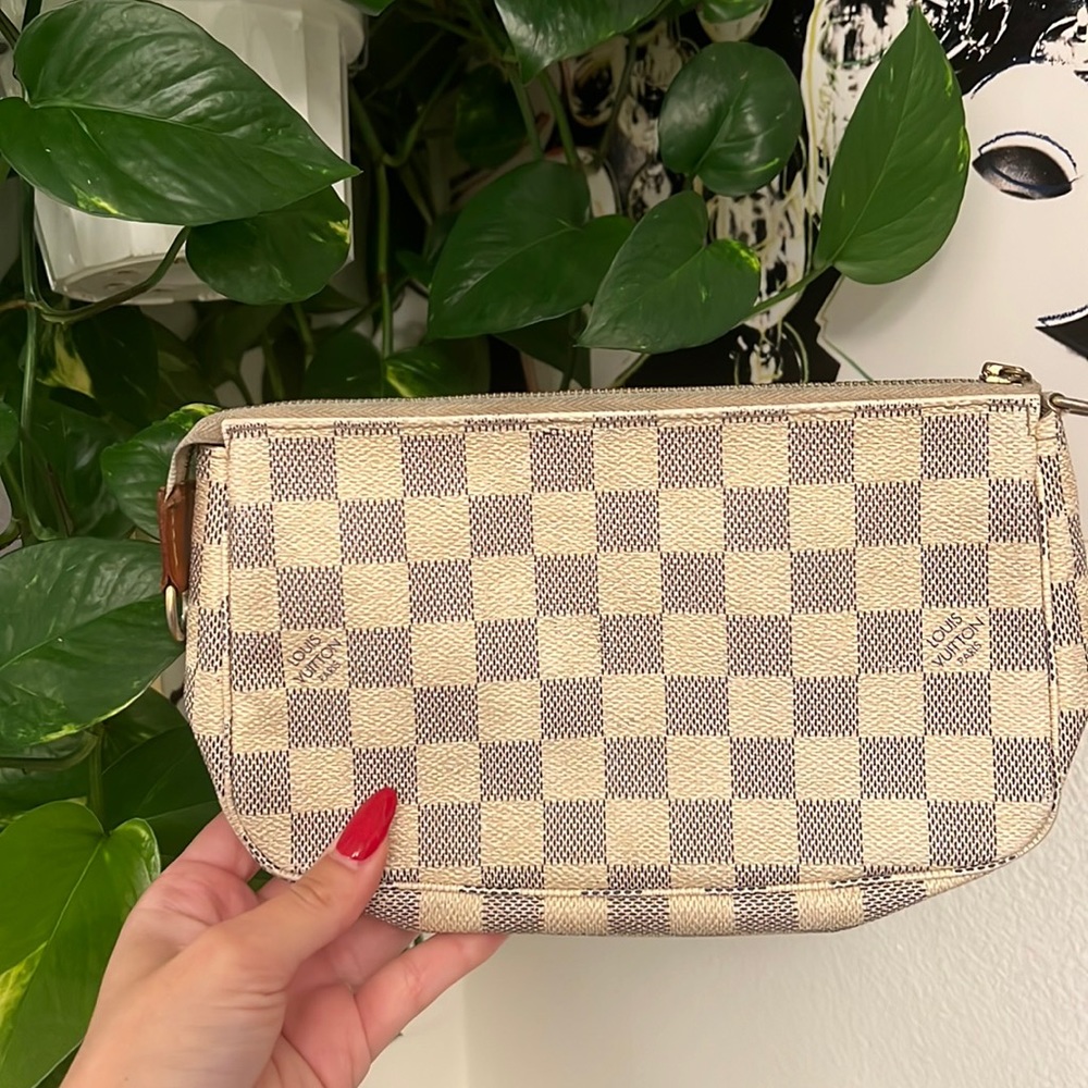 Louis Vuitton clutch without strap